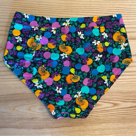 NWOT ALL ABOUT EVE Australian Brand Swim Bottoms - SIZE 6US/10AU - Picture 2 of 4